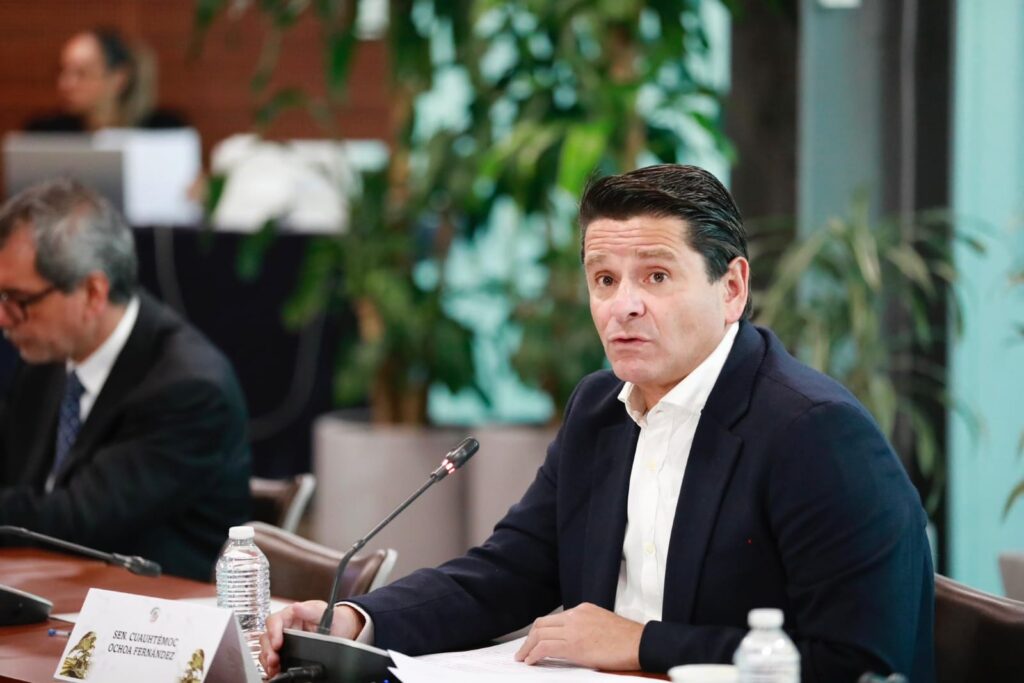 Pedro Haces, ajeno a la reforma sobre descuentos de nómina – Cuauhtémoc Ochoa El presidente de la Comisión de Hacienda del Senado, Cuauhtémoc Ochoa, dejó en claro que nadie impulsó la iniciativa y que esta “ya estaba en la Comisión”.
