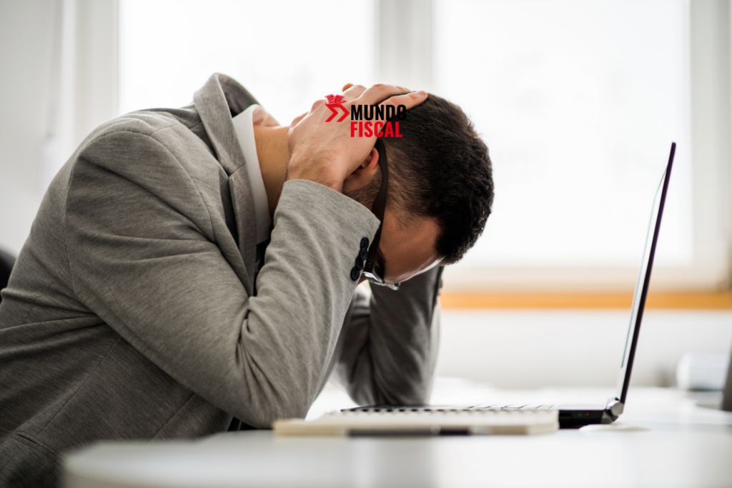 Siete de cada diez empresas carecen de políticas contra el estrés laboral, mientras el silencio emocional masculino afecta el desempeño.